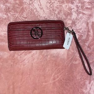 GUESS PURPLE WALLET✨